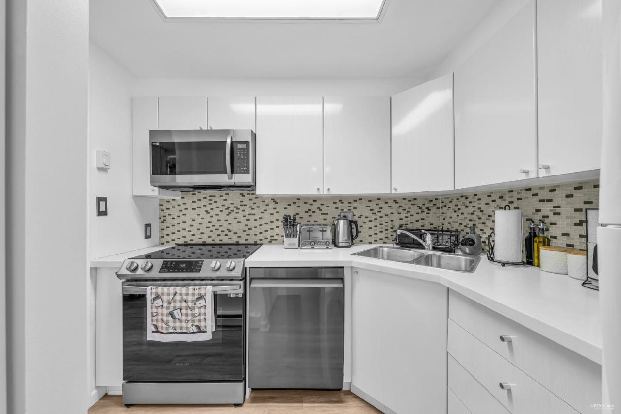 1-Br Condo In Downtown Coal Harbour With Parking And City Views فانكوفر المظهر الخارجي الصورة