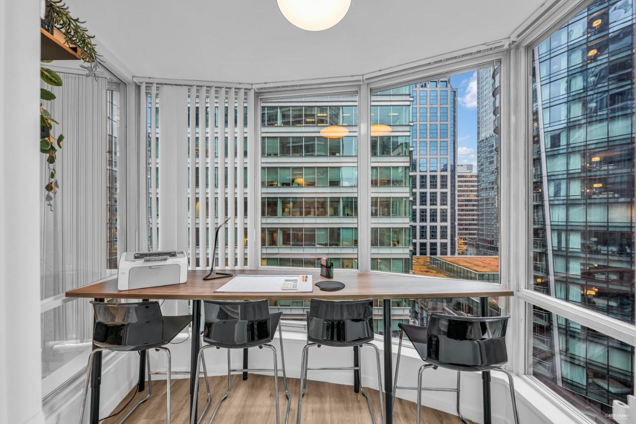 1-Br Condo In Downtown Coal Harbour With Parking And City Views فانكوفر المظهر الخارجي الصورة